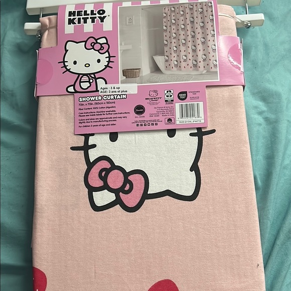 Hello Kitty Pink Shower Curtain - Picture 2 of 3